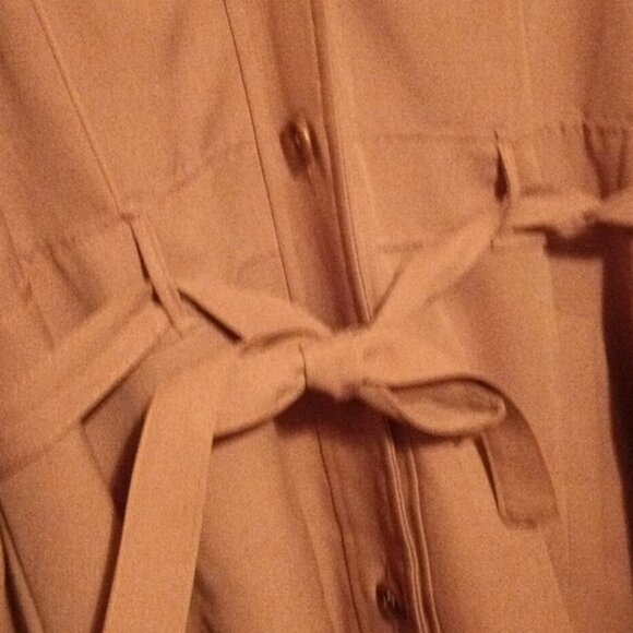 Long Tan Coat - Picture 9 of 16